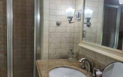Denver, CO – Biweekly Bathroom, Bathtub and Vanity Mirror Cleaning Service